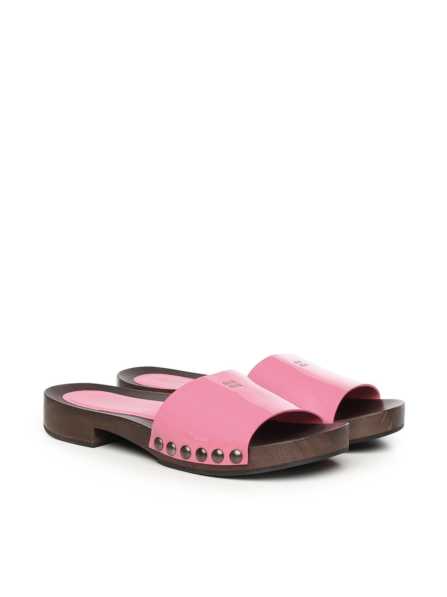 Zoccoli in vernice con logo 5Z425E 069F0638 MIU MIU 