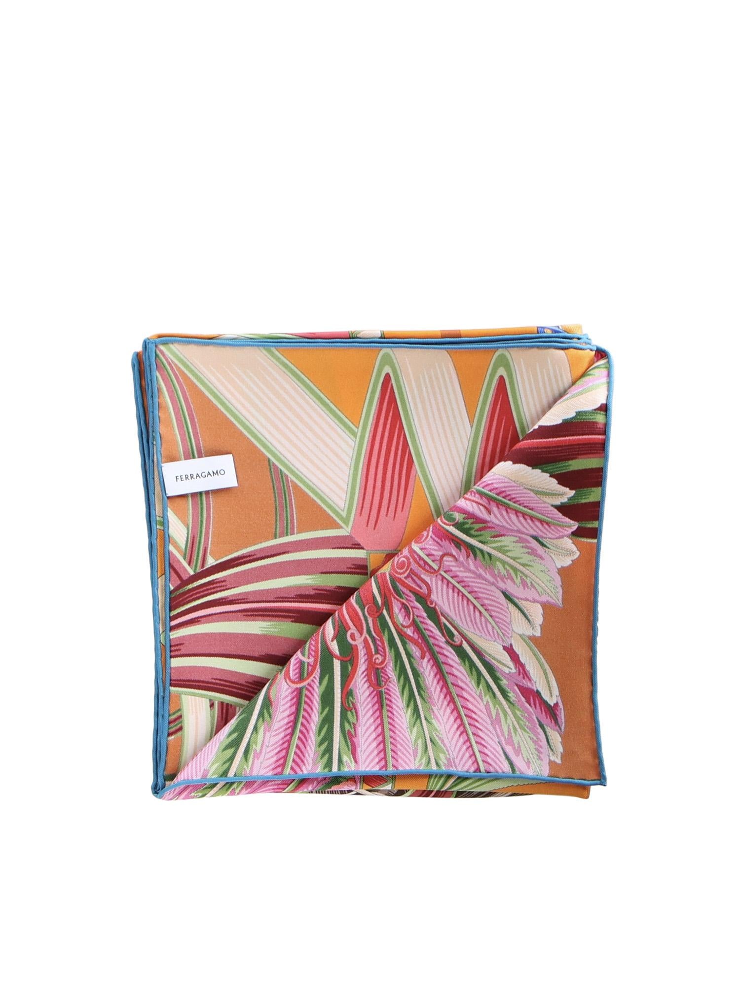 Foulard in seta con stampa 310216 785343006 FERRAGAMO 