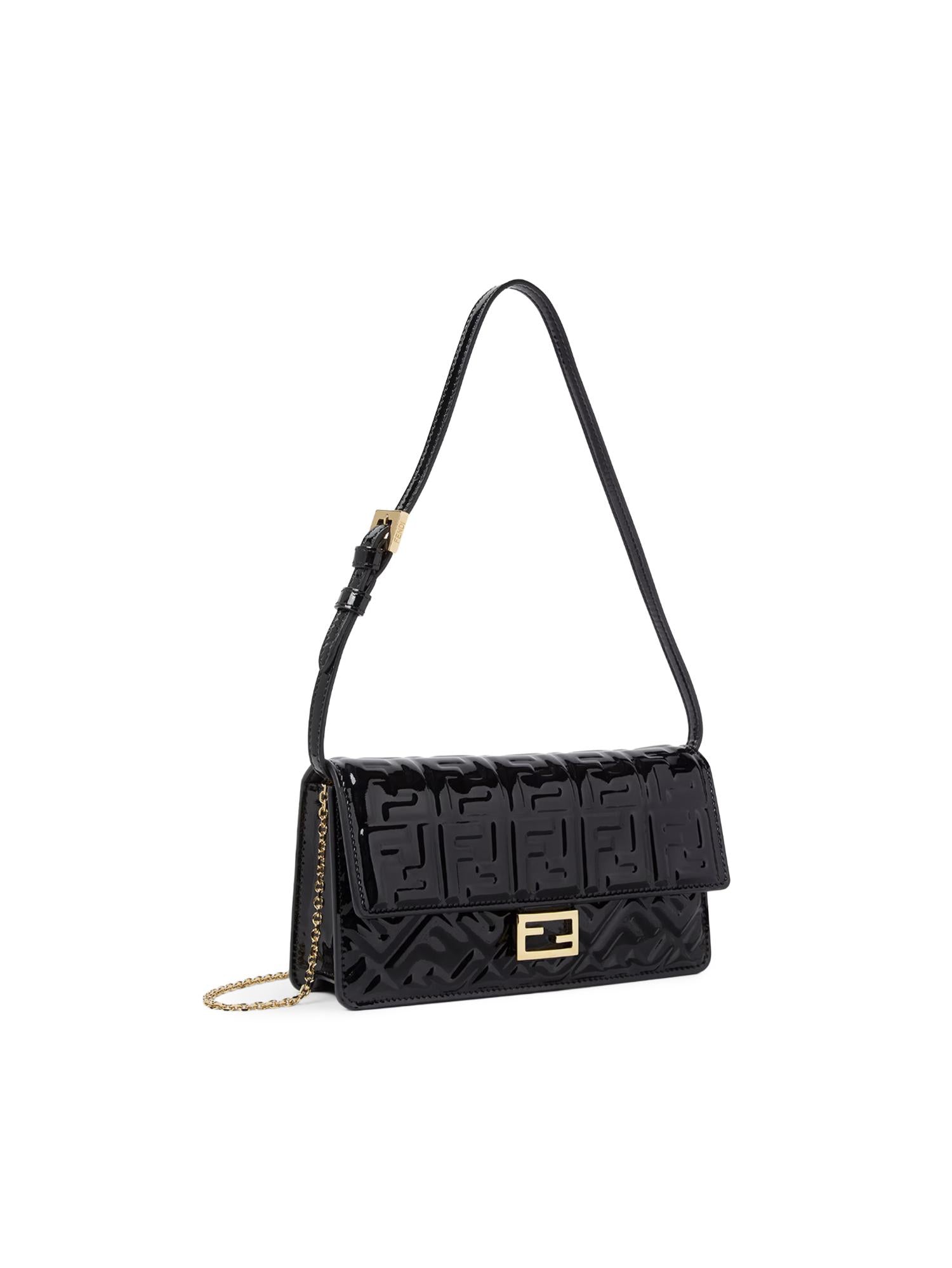 Portafoglio Baguette in vernice 8M0498 AW5OF0KUR FENDI 