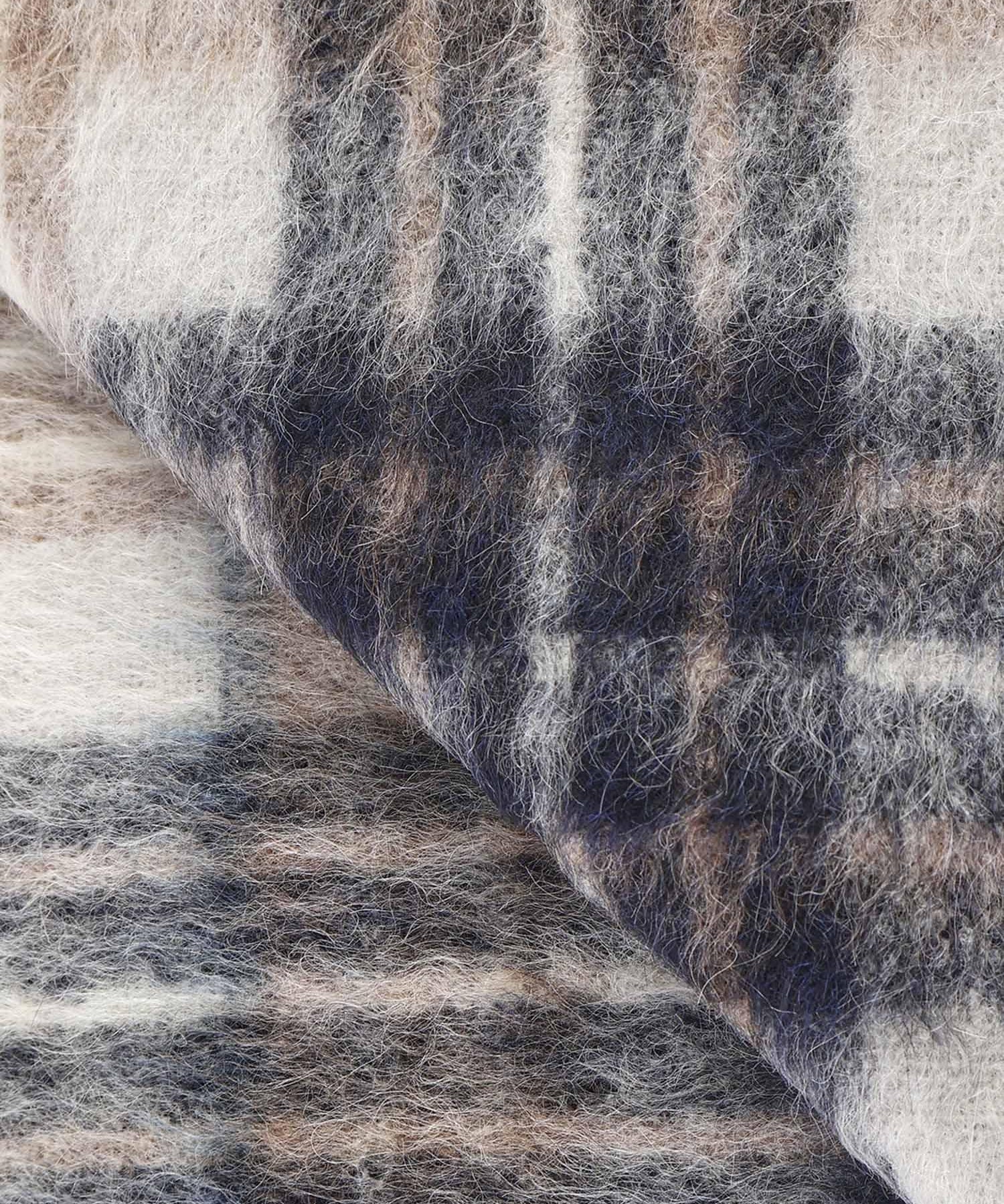 Sciarpa in lana e alpaca<BR/> L77SCIL14TES0L320 010211 ELEVENTY 