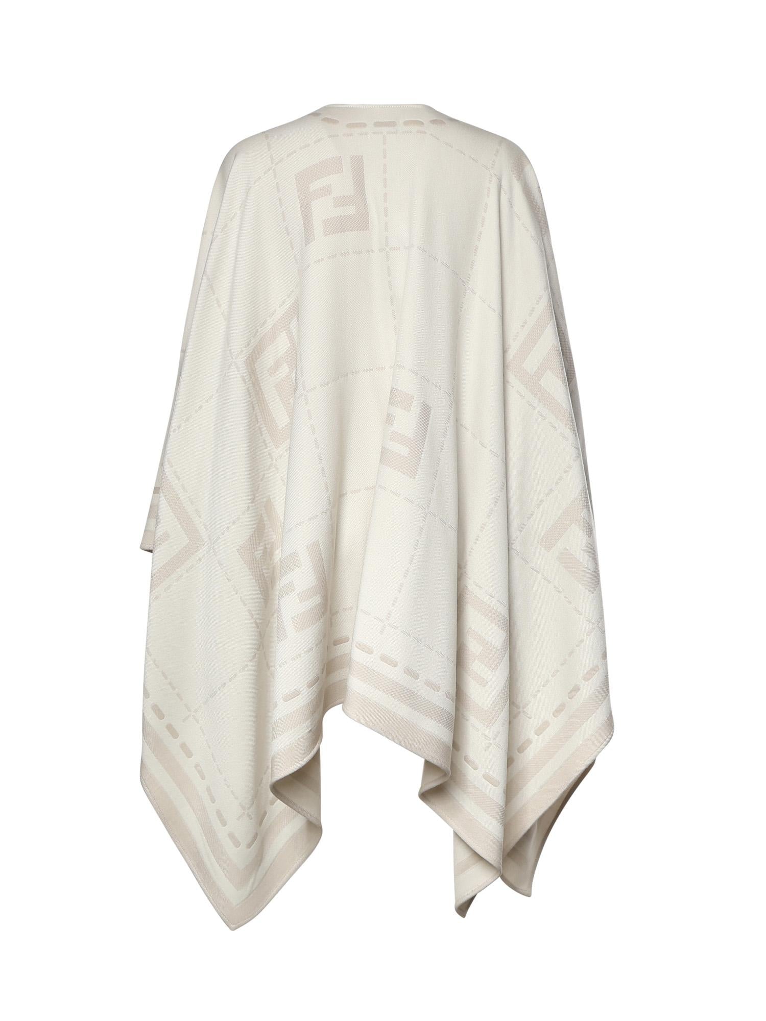 Poncho in lana FXX033 B01NF0QD3 FENDI 