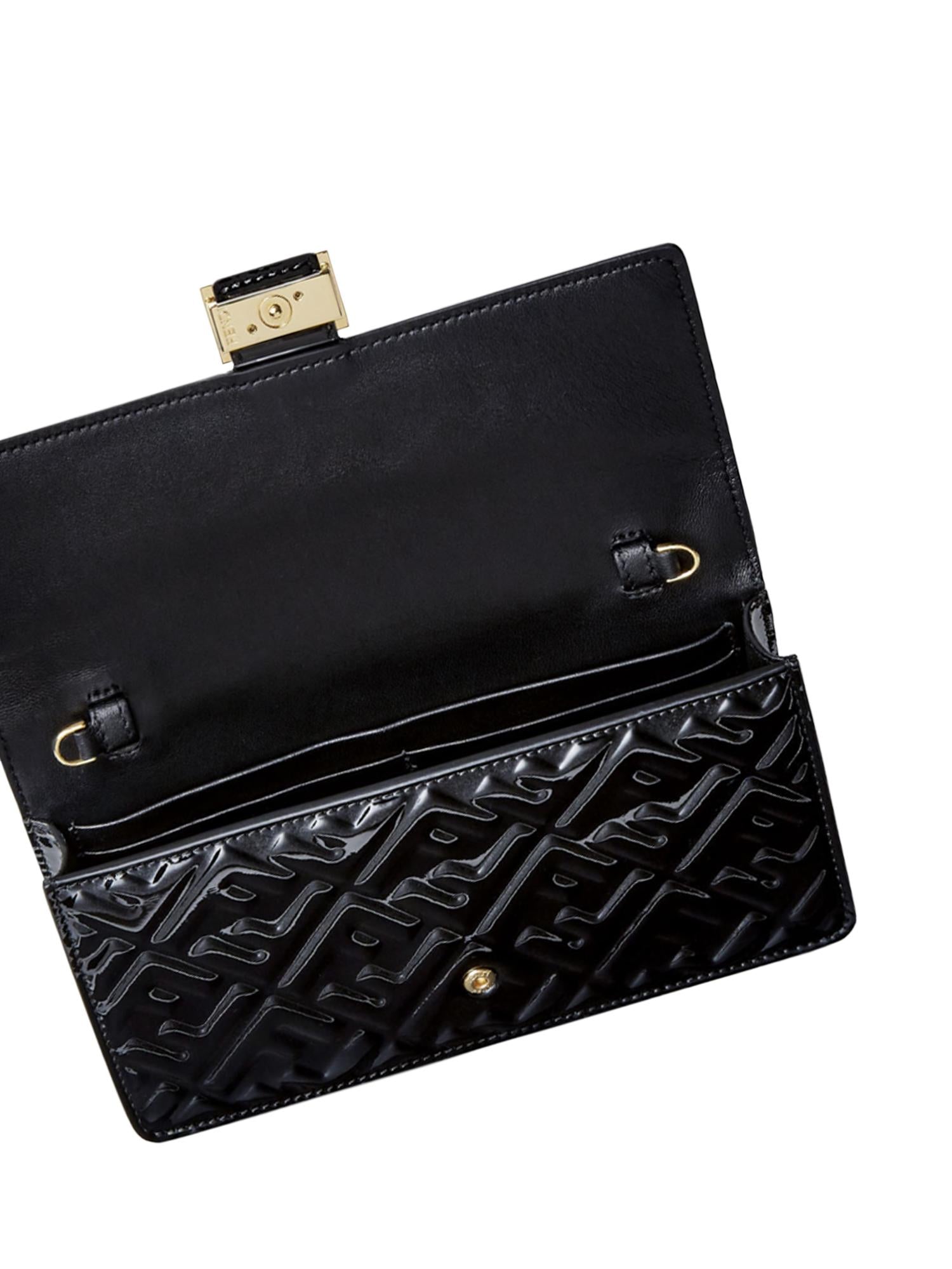 Portafoglio Baguette in vernice 8M0498 AW5OF0KUR FENDI 