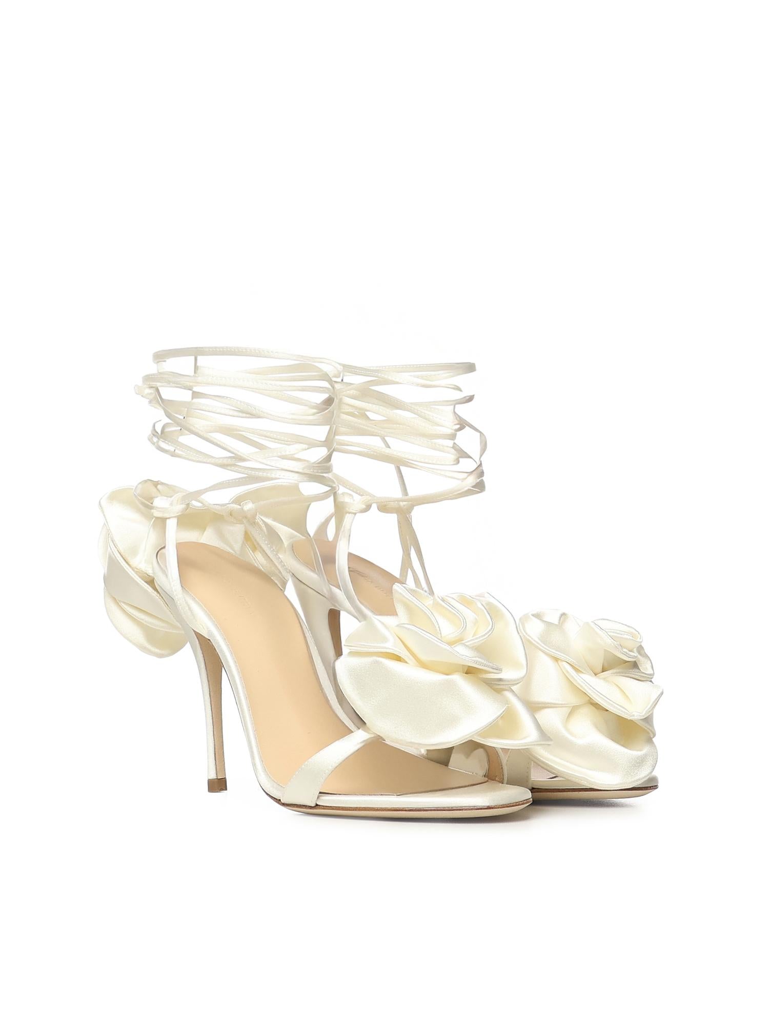 Sandali con applicazioni floreali 526423  MAGDA BUTRYM 