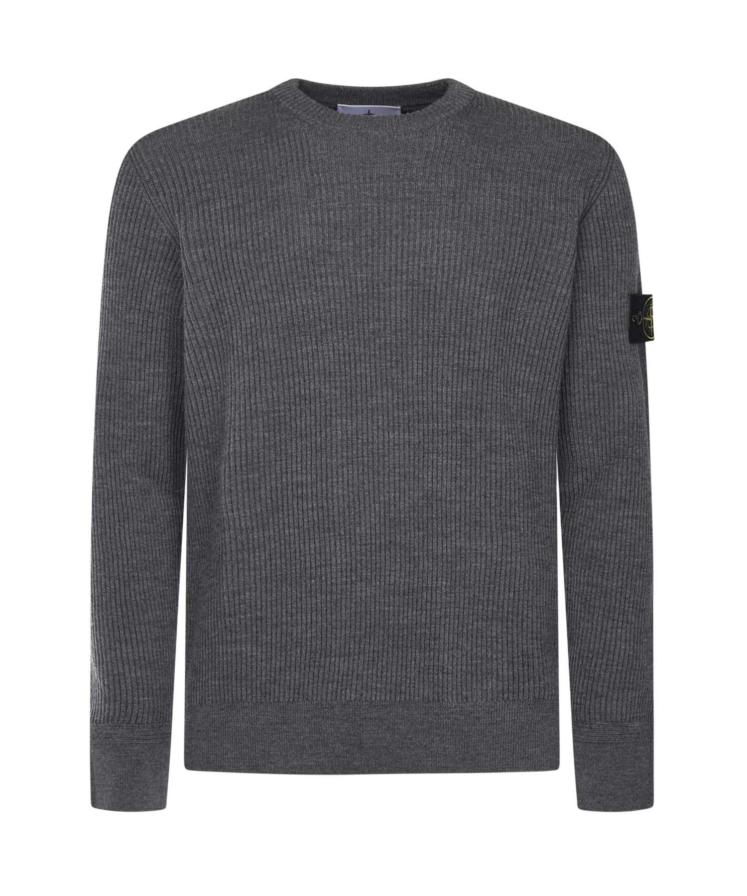 Maglione con bordi a costine K2S155100053 S00C2V0M67 STONE ISLAND 