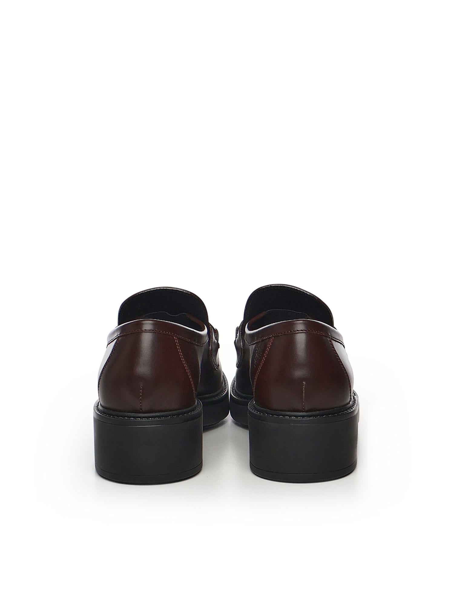 Mocassino in pelle con Morsetto 840725 0GQ002270 GUCCI 