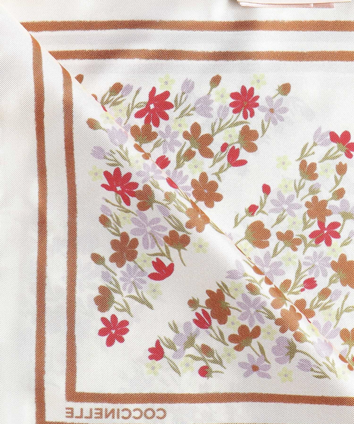 Foulard in seta con stampa E7UYE390101 M18 COCCINELLE 