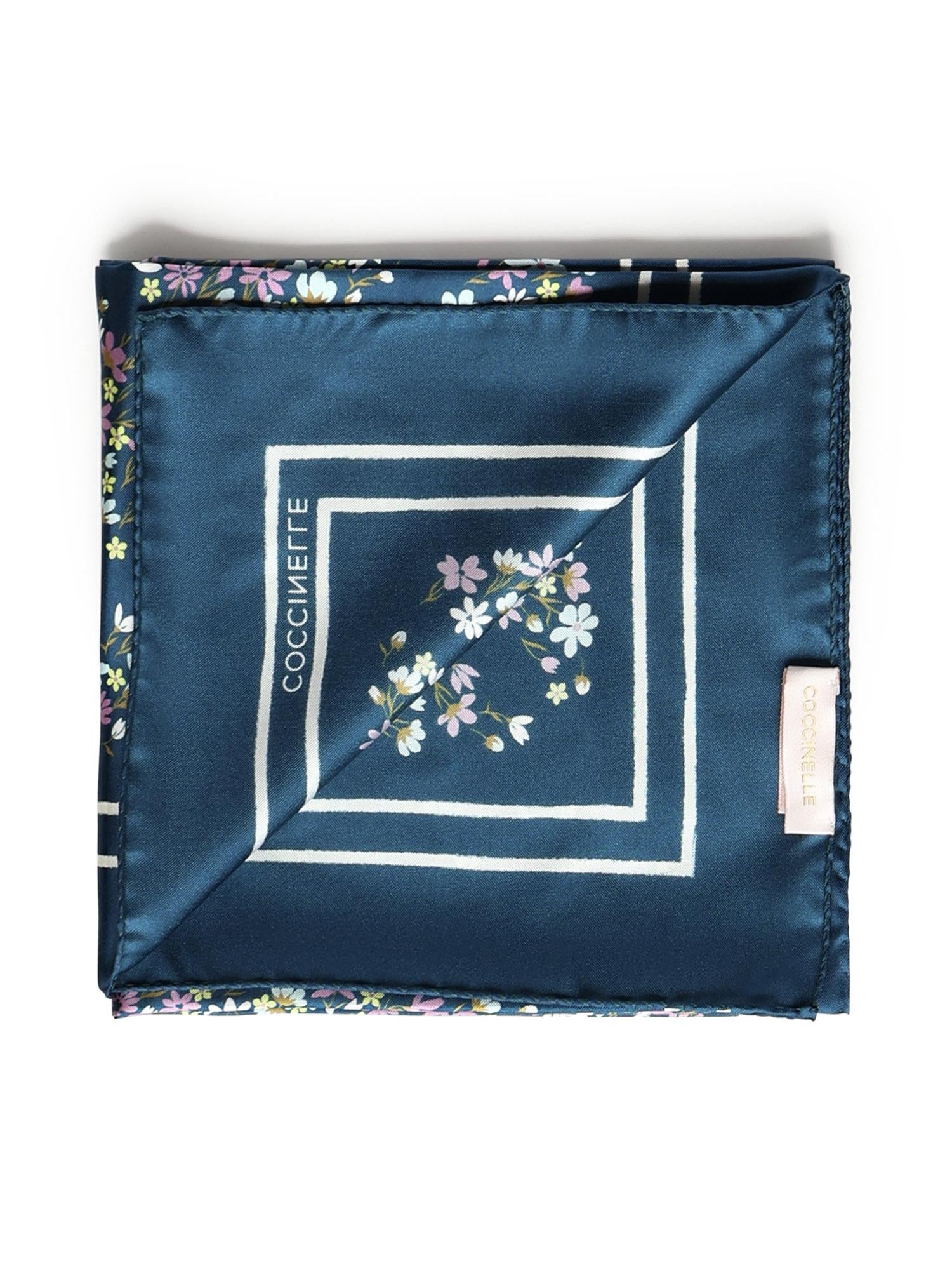 Foulard in seta con stampa E7UYE380101 M16 COCCINELLE 