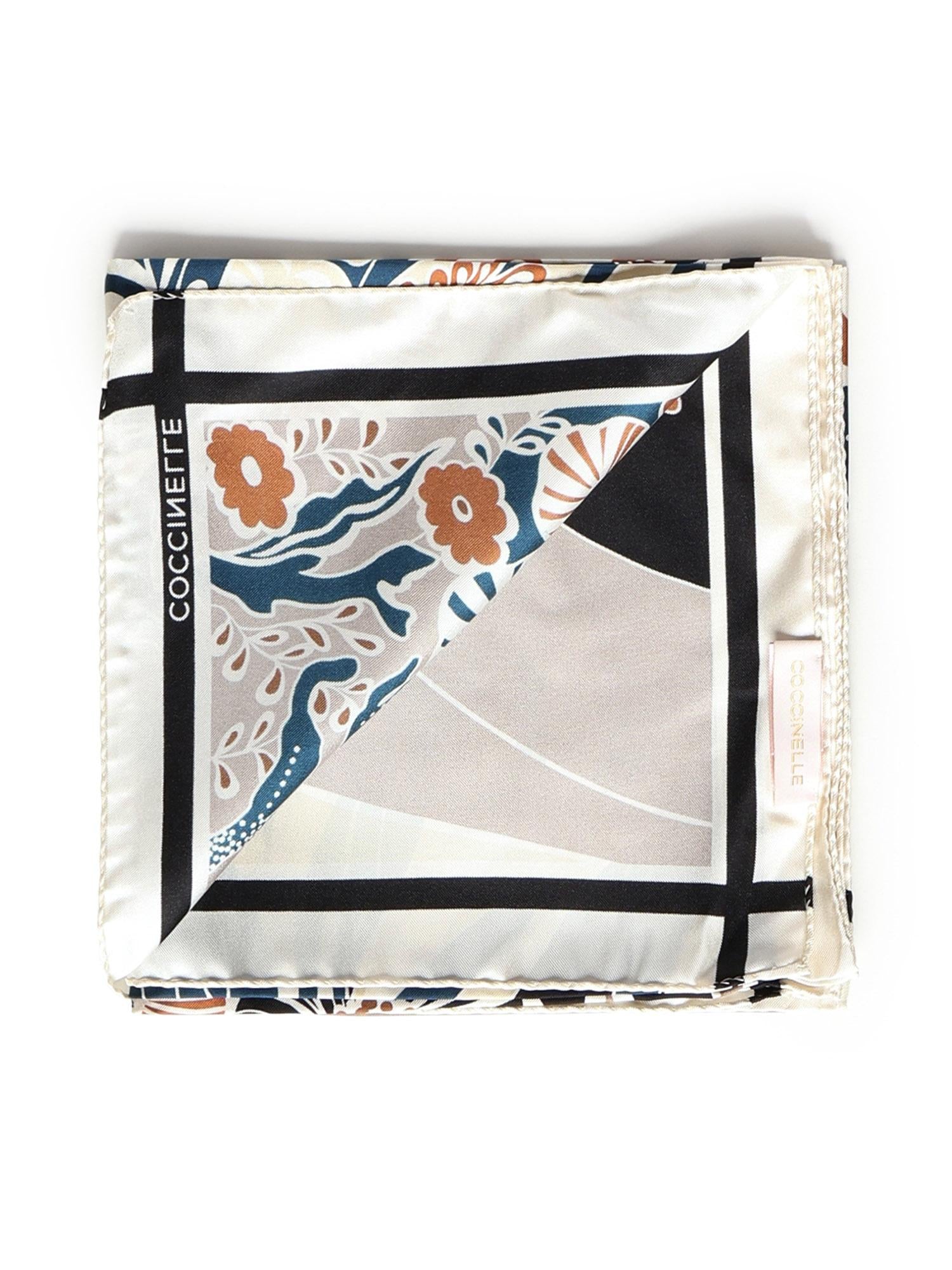 Foulard in seta con stampa E7UY3380101 M40 COCCINELLE 