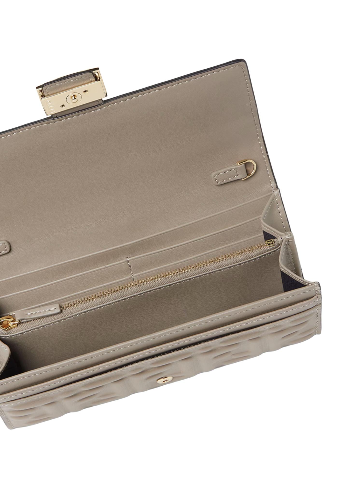 Portafoglio continental Baguette in nappa 8M0365 AAJDF0E65 FENDI 