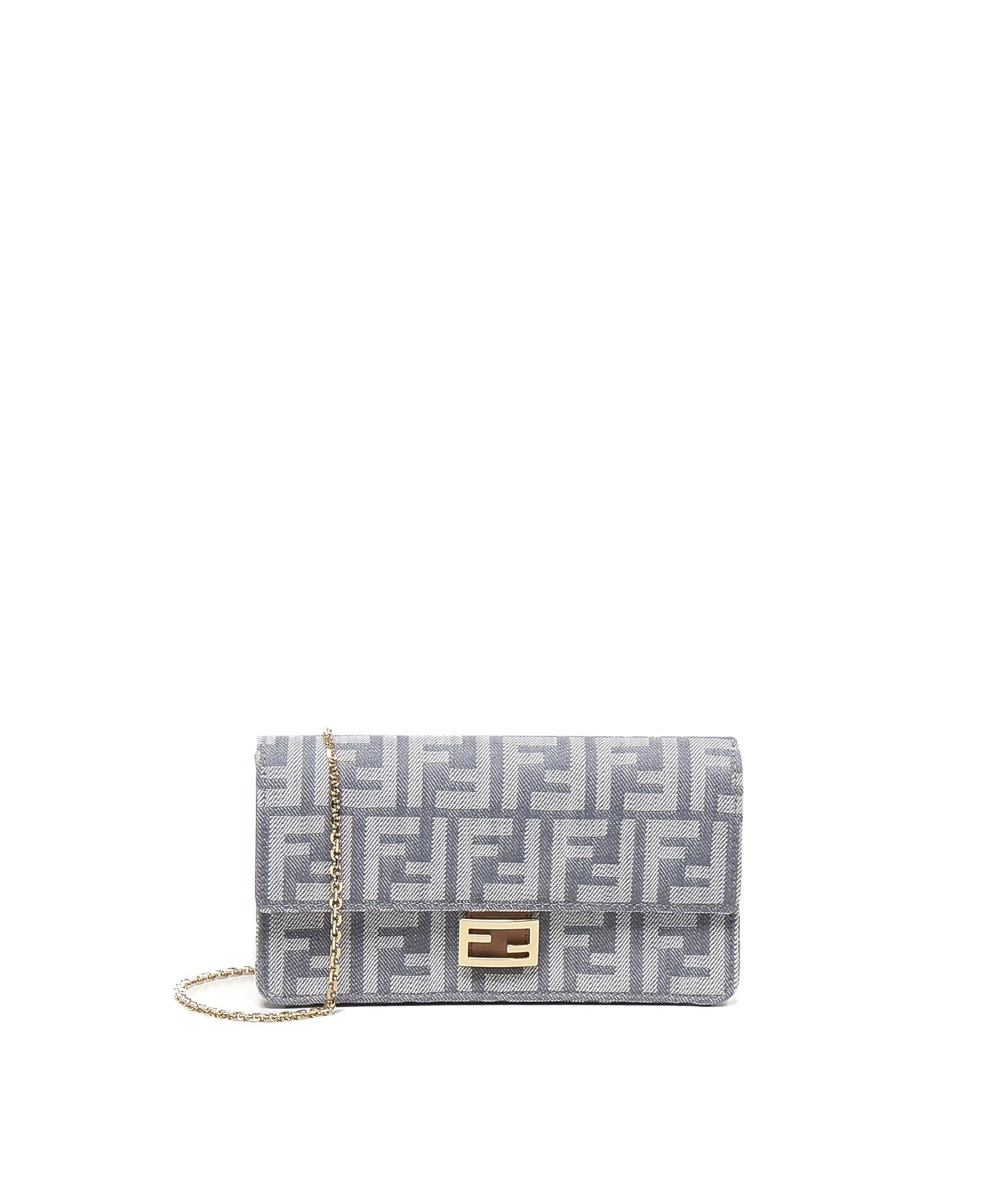 Portafoglio Baguette con catena 8M0498 AUT4F1SXQ FENDI 